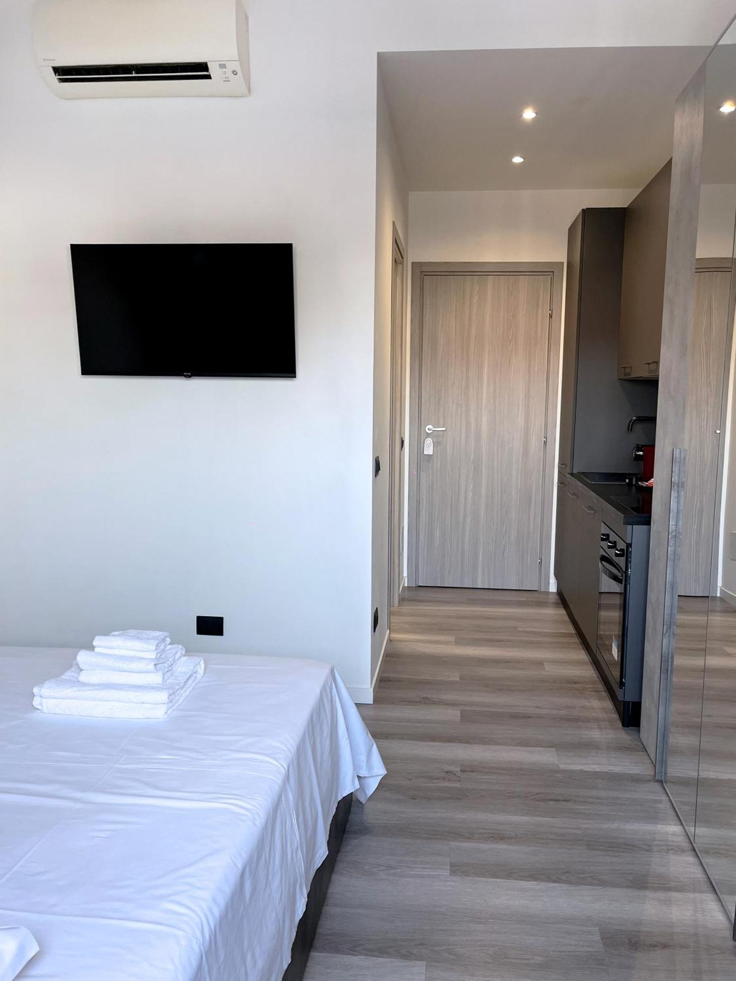 House Crocetta Apartment Милано Екстериор снимка